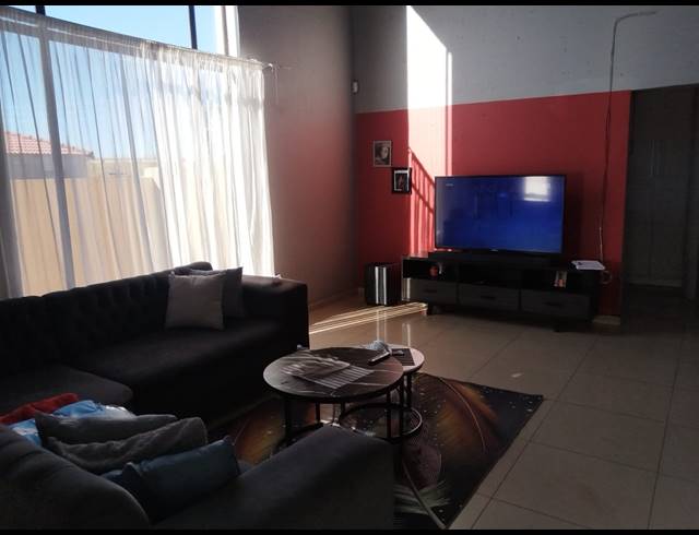 3 BEDROOM HOUSE FOR SALE IN GOLDEN GARDENS